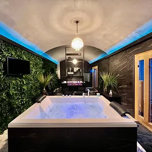 Romantic Wellness Colosseo Apartment Rome